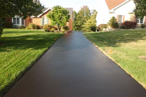 The Five Benefits of Seal Coating Your Driveway