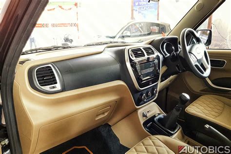 2017 Mahindra TUV300 T10 Interior | AUTOBICS