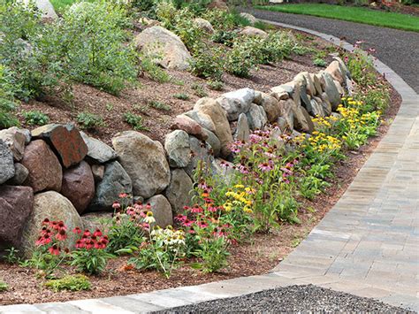 Boulder Landscaping / 2021 Landscape Boulders Cost Large Landscaping Rock Prices : An amazing ...