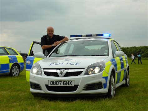 Thames Valley Police | Vauxhall Vectra | Traffic Car | OU0… | Flickr