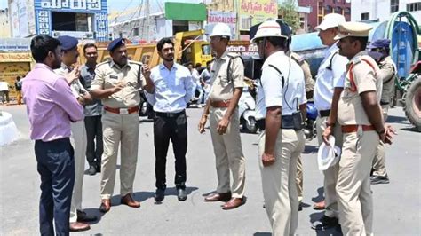 Andhra Pradesh : Anantapur traffic Police gets Cool helmets to beat the heat | - Anantapur ...