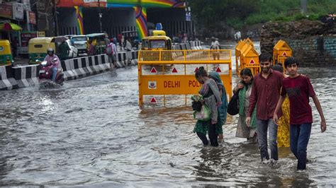 Delhi Schools Shut In Flood-Hit Areas; DDMA Meeting Today Over Rising ...