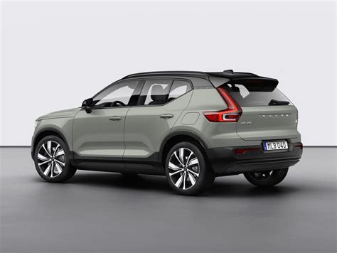 Volvo XC40 Recharge becomes brand's first battery-electric car - CNET