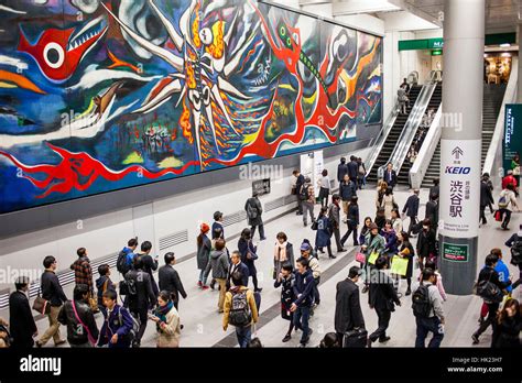 Rush hour,Subway, Shibuya station, Tokyo, Japan, Asia Stock Photo - Alamy