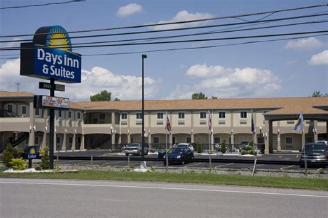 Days Inn & Suites by Wyndham Niagara Falls/Buffalo | Niagara Falls, NY 14304