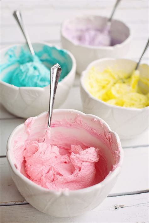 Difference between: frosting and icing - ErinNudi.com