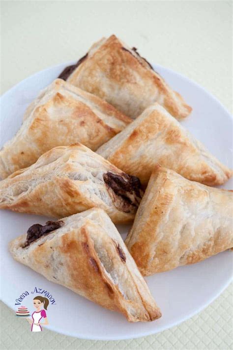 Nutella Buns - Eggless buns stuffed with Nutella | Nutella Recipes