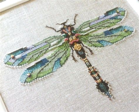 Dragonfly Nora Corbett | Broderie et point de croix, Kits de broderie, Broderie à la main