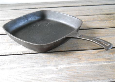 Vintage Square Skillet Cast Iron Fry Pan by lisabretrostyle2