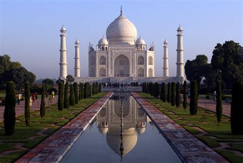 50 Iconic Buildings Around the World You Need to See Before You Die ...