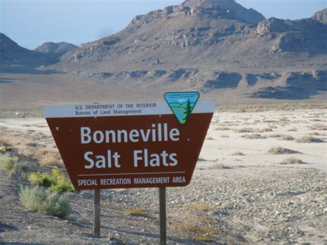 Top-of-the-Arch: BONNEVILLE SALT FLATS (GREAT SALT LAKE DESERT), UTAH