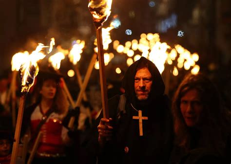 Lewes Bonfire Night celebrations - Mirror Online