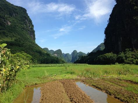 An Amazing Beginner’s Rock Climbing Tour in Yangshuo, China – Tallypack