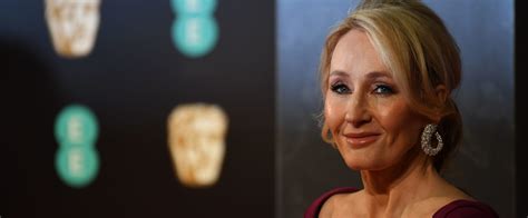 Online Troll Forced To Apologize To JK Rowling After Author Threatens ...