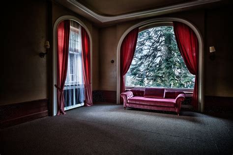 Eerie Photos of the World's Grandest Abandoned Hotels Photos | Image #91 - ABC News