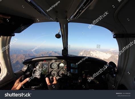 488 Piper cockpit Images, Stock Photos & Vectors | Shutterstock