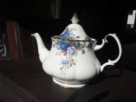 Royal Albert Moonlight Rose Medium (5-6 cups) teapot - - Catawiki