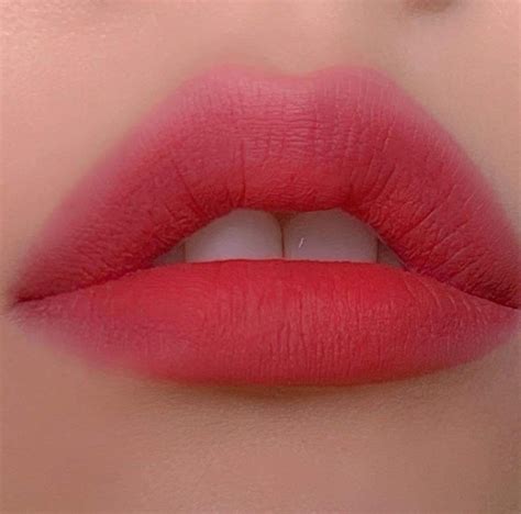 Lipstick 💄 в 2023 г | Гладкие губы, Идеи макияжа, Матовые губы