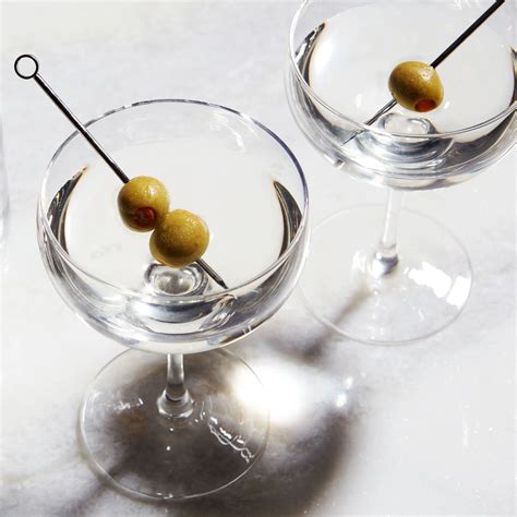 Classic Martini Recipe | Epicurious