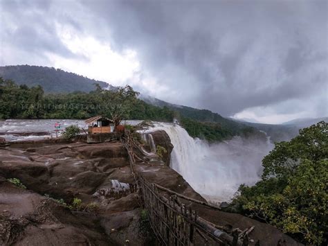 Monsoon Drive to Athirappilly Falls! - TEMPTING HORIZON