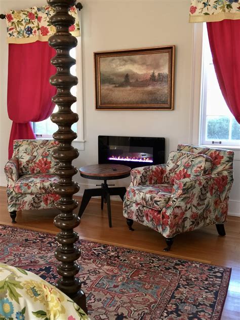 Charred Oaks Inn | A Lexington Kentucky B&B | Select Registry