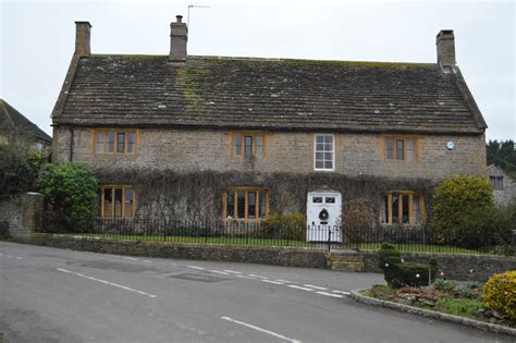 Cross Farmhouse © N Chadwick :: Geograph Britain and Ireland