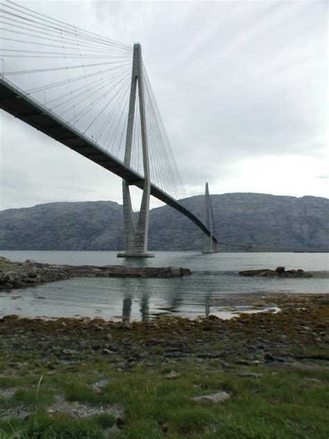 Helgeland Bridge (Sandnessjoen, 1991) | Structurae