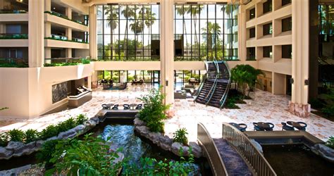 Embassy Suites by Hilton Palm Beach Gardens PGA Boulevard, 4350 Pga ...