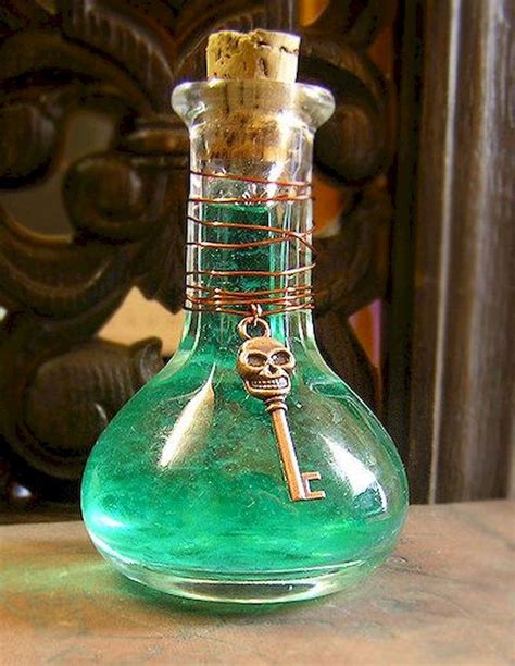 23 DIY Potion Bottles Are Perfect Spooky Halloween Decor | Classy ...