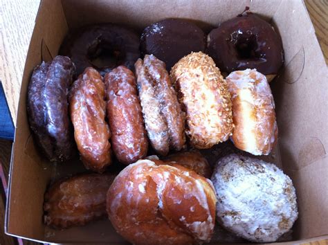 eating all the day ...: country style donuts