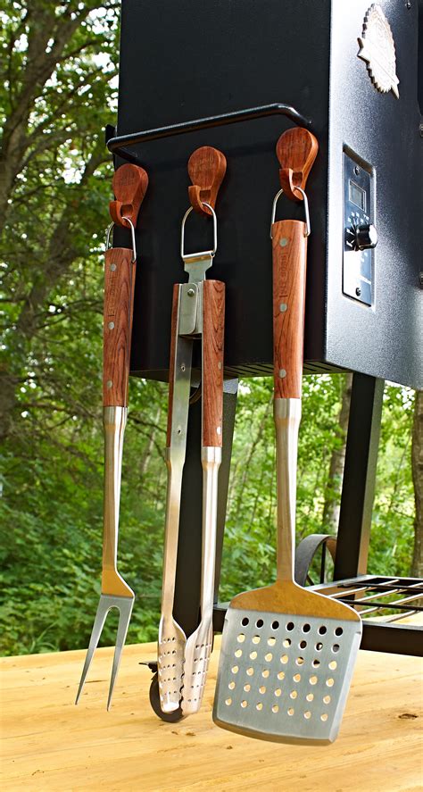 Pit Boss 3 Piece Barbecue Tool Set with Spatula, Tongs, and Fork ...