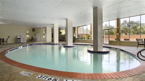 Embassy Suites in Dallas - Hotel near Market Center