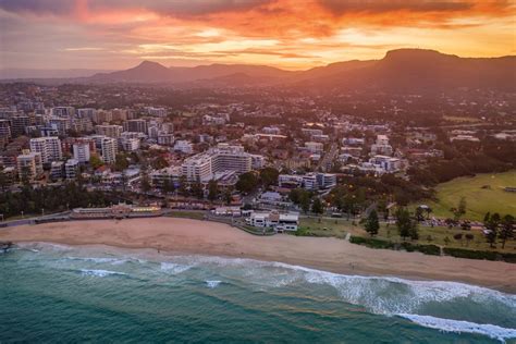 Top Beaches and Pools in Wollongong