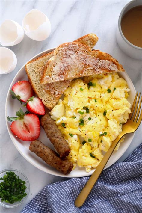 Perfect Scrambled Eggs (fluffy & delicious!) - Fit Foodie Finds