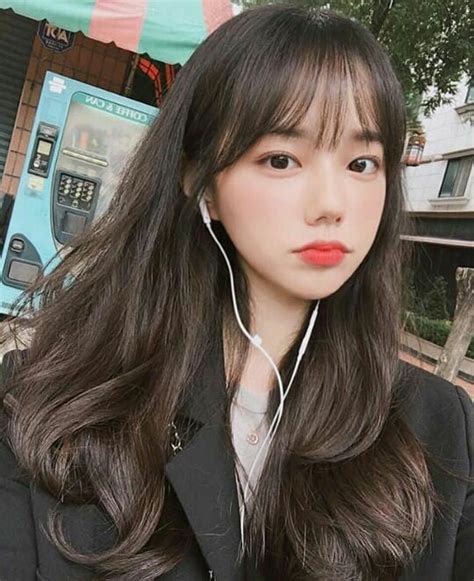 Hairstyles with bangs in dark colors please 🥲 there's barely any ...