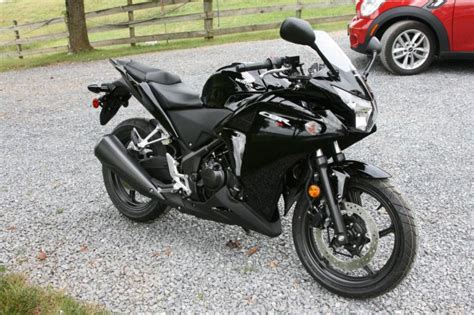 BLACK 2013 HONDA CBR250R 1 MILE, YES ONLY 1 for sale on 2040-motos