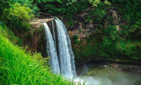 How Long Is The Hike To Waimea Waterfall? • The Grom Life