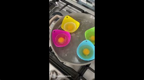 Poached Eggs in Silicone Cups - YouTube