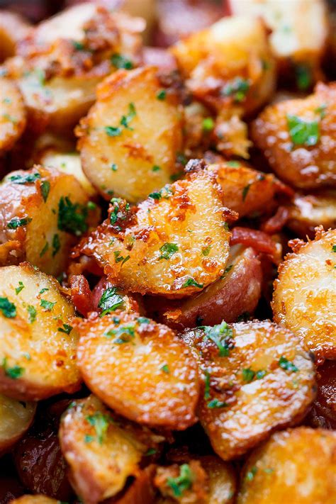 Garlic Butter Parmesan Roasted Potatoes – Oven Roasted Potatoes Recipe ...