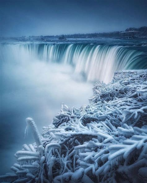 Niagara Falls in winter | MATTHEW'S ISLAND