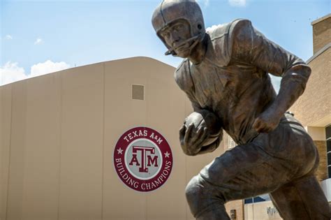 John David Crow: The Aggie who endured