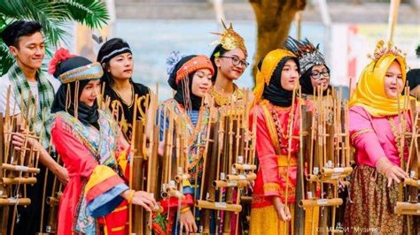 2 Tokoh Penting dalam Perkembangan Angklung di Jawa Barat dan Jenis-jenis Angklung - TribunNews.com