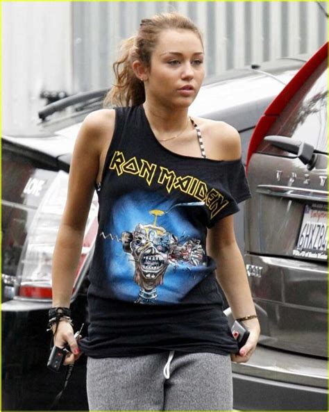 Miley Cyrus covered Metallica Nothing Else Matters - MetalheadCommunity.com