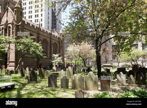 Trinity Church Cemetery, NYC Stock Photo - Alamy