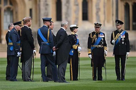 Prince Harry's interactions with the royal family after Queen's death ...