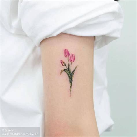 Pink tulips. | Tatuaje de tulipan, Tatuajes delicados femeninos, Tatuaje de peonías