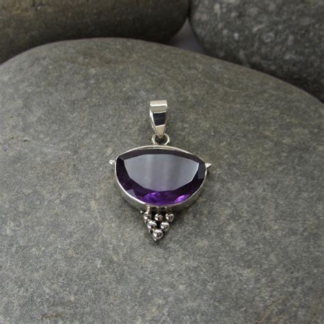 Sterling Silver Amethyst Pendant - Bijoux Closet