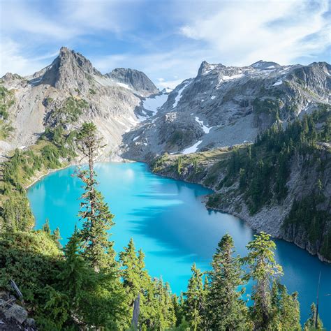 An azure glacial lake located deep in Washington's Alpine Lakes Wilderness [OC] [2449x2449] : r ...