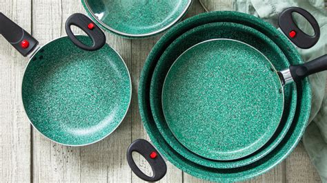 How To Clean Ceramic Pans To Make Them Last Longer