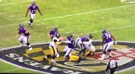 Ravens OL Ronnie Stanley Suffers Serious-Looking Leg Injury Just Days ...